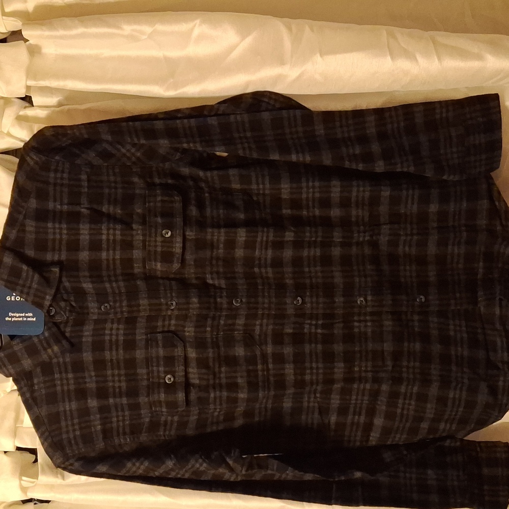 George Button Down Flannel Shirt 🩷🩷🩷🩷